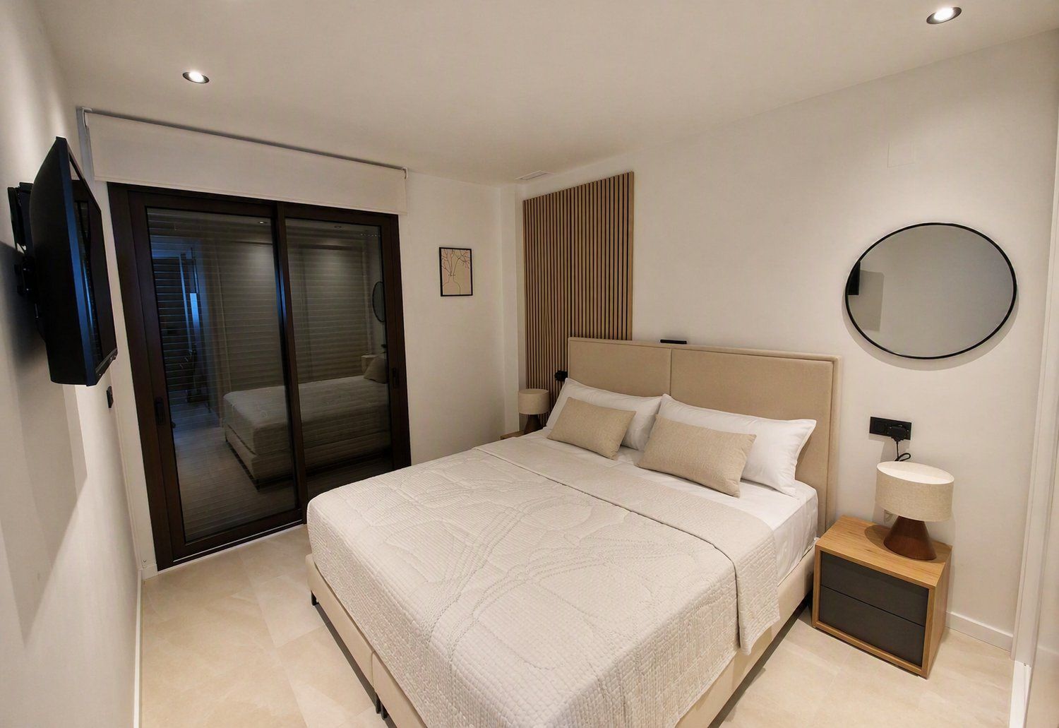 Master slaapkamer met tweepersoonsbed